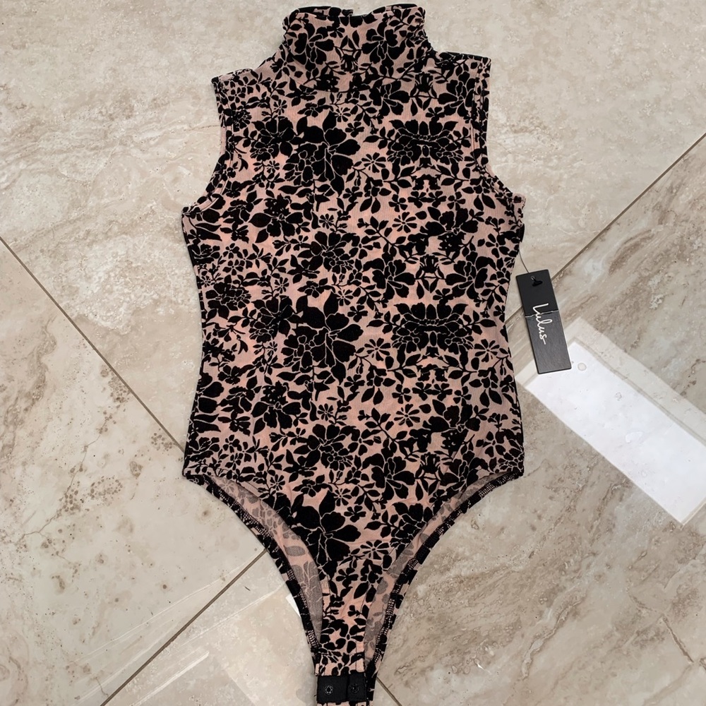 Lulus body top nwt.